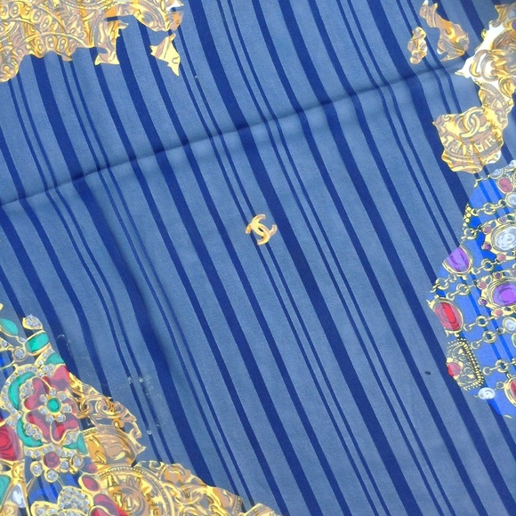 Meet your Posher, Elaine - Picture 2 of 2